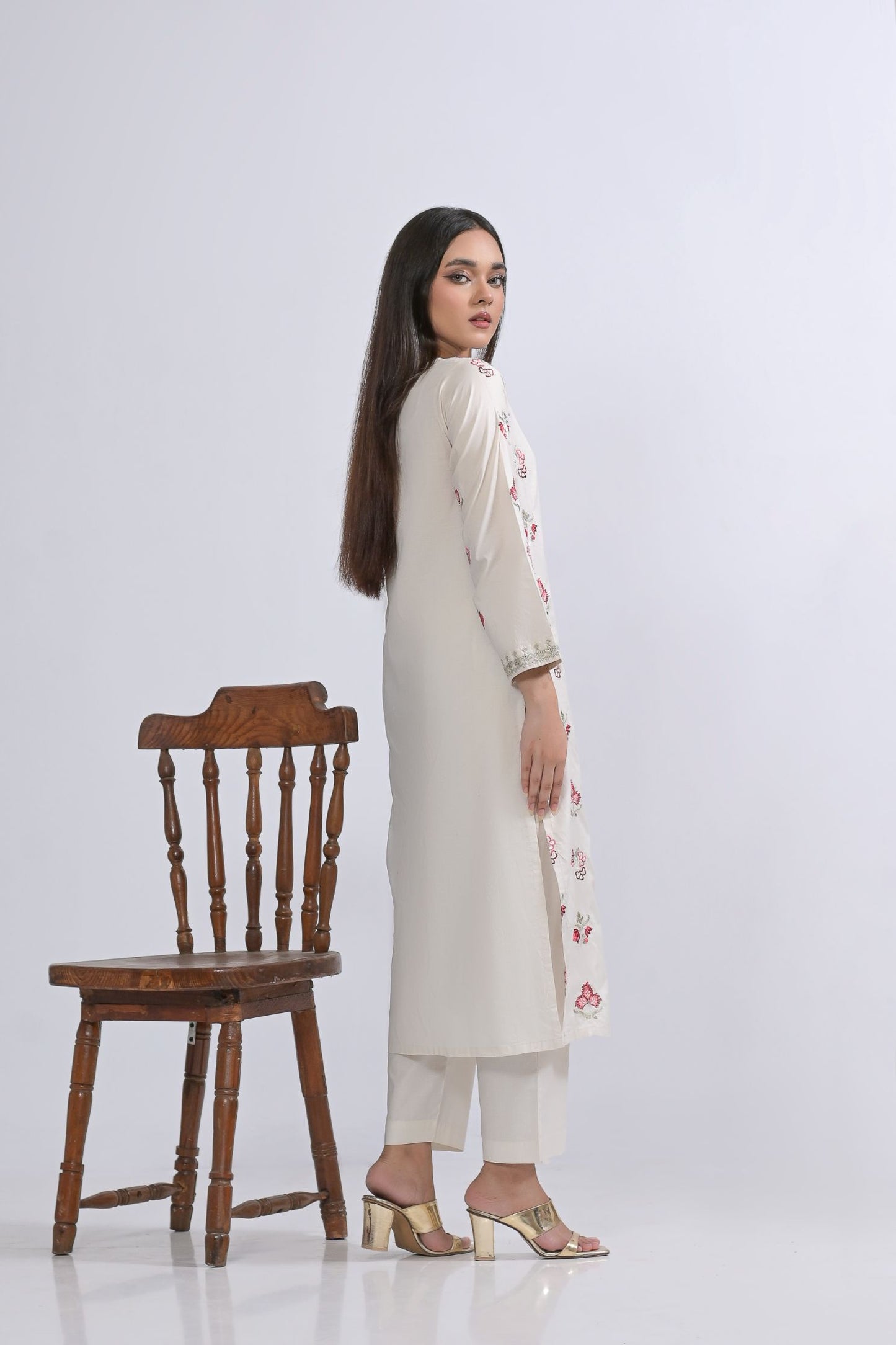 cotton Emb 2pc 1953 offwhiteFl