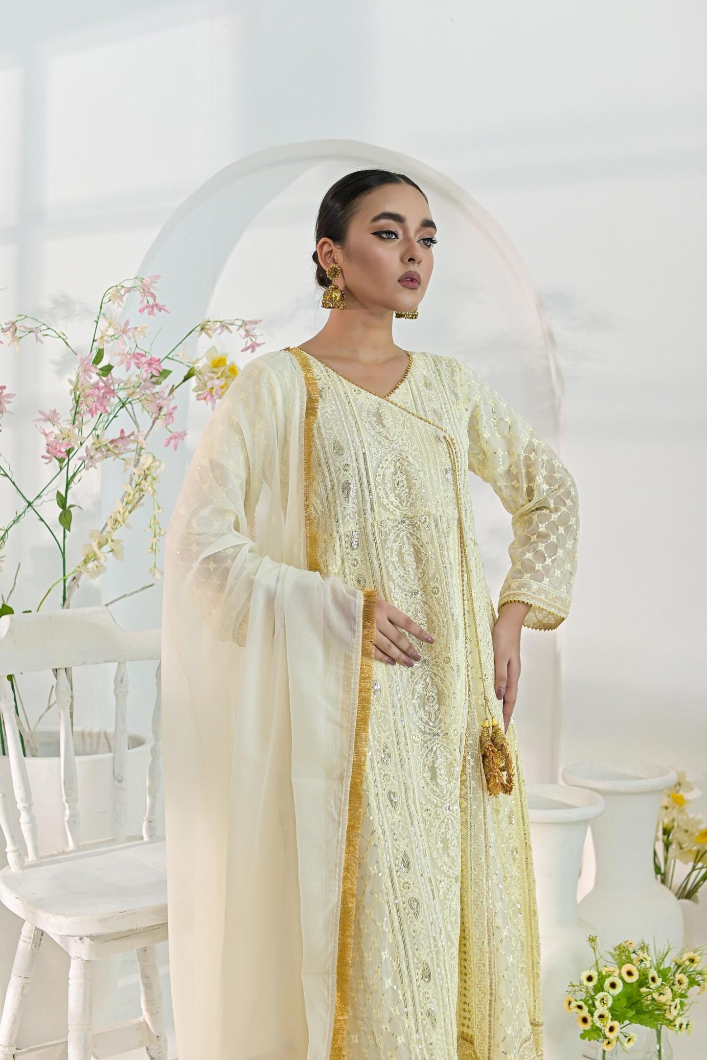 Chiffon zari emb Offwhite 700