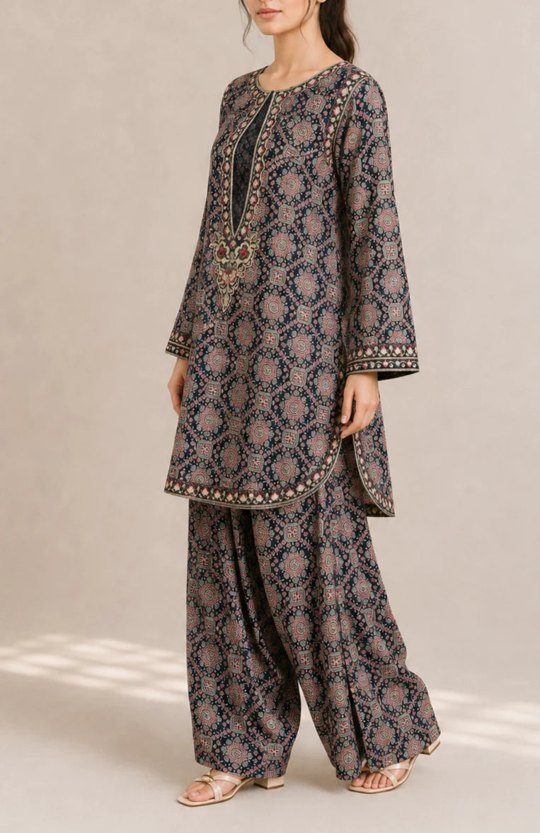 Embroidered 2pc blackArt 565612
