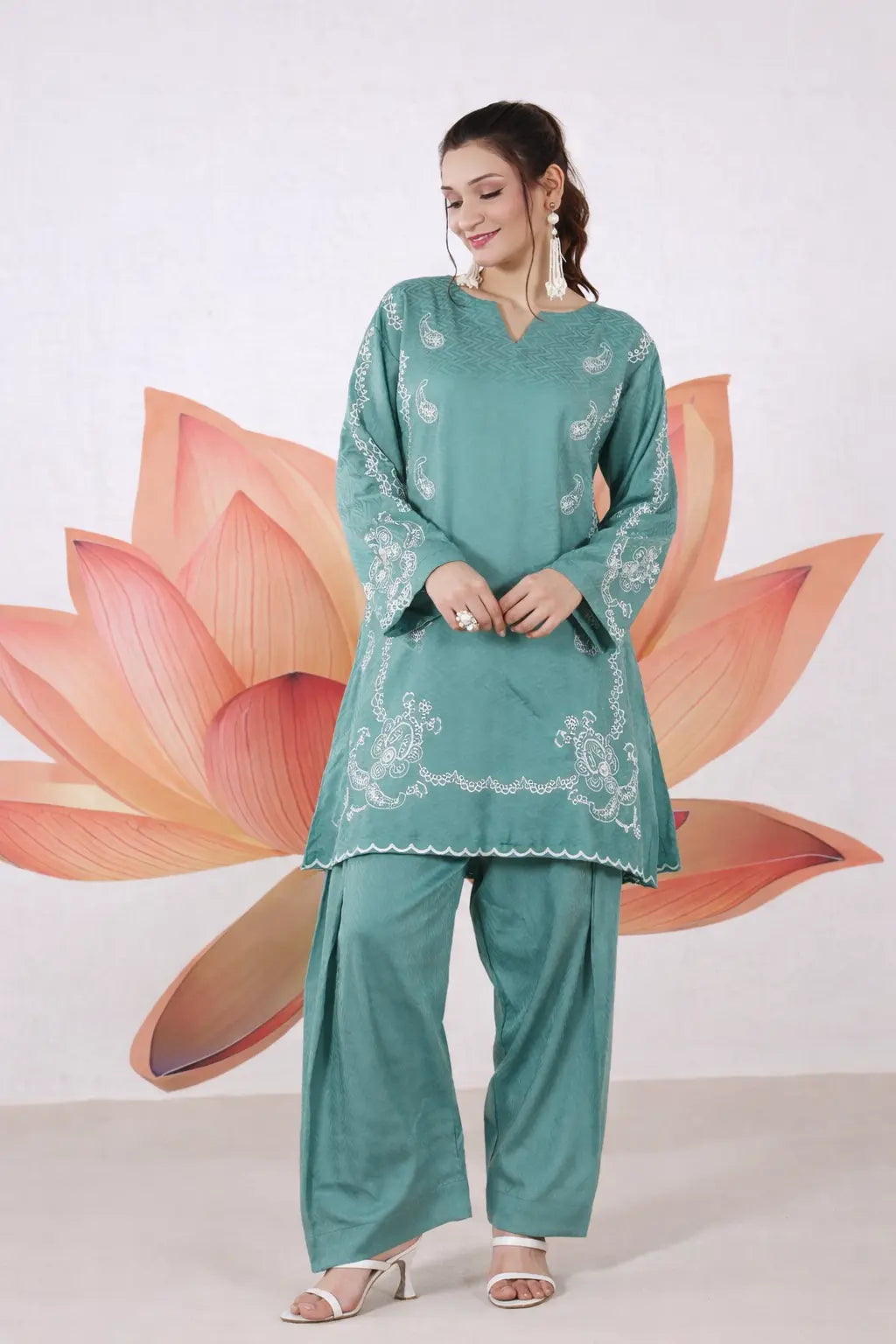 Embroidered Teal jacquard set 885511