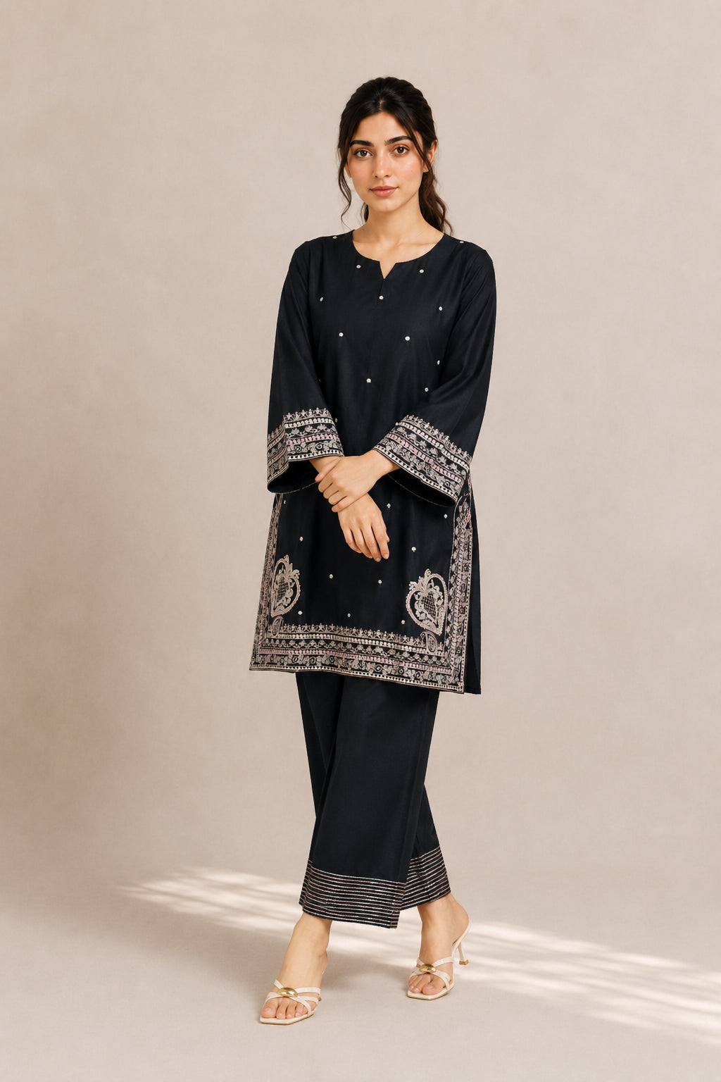Embroidered 2pc black 456235